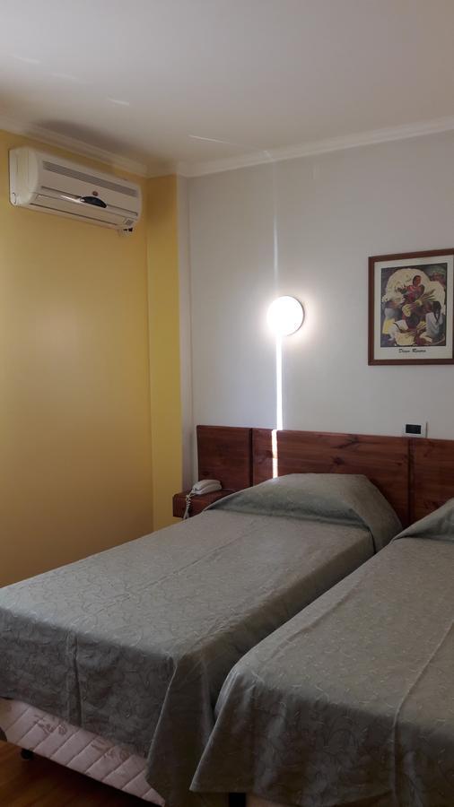 ויז'ה מרסדס Centro Hotel מראה חיצוני תמונה